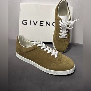 New Givenchy Town Sneaker. Sz 42 $675